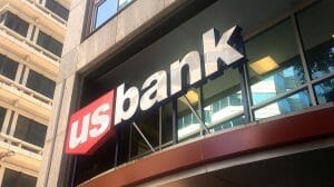 US Bank Holiday Hours Opening/Closing | Near Me in 2024