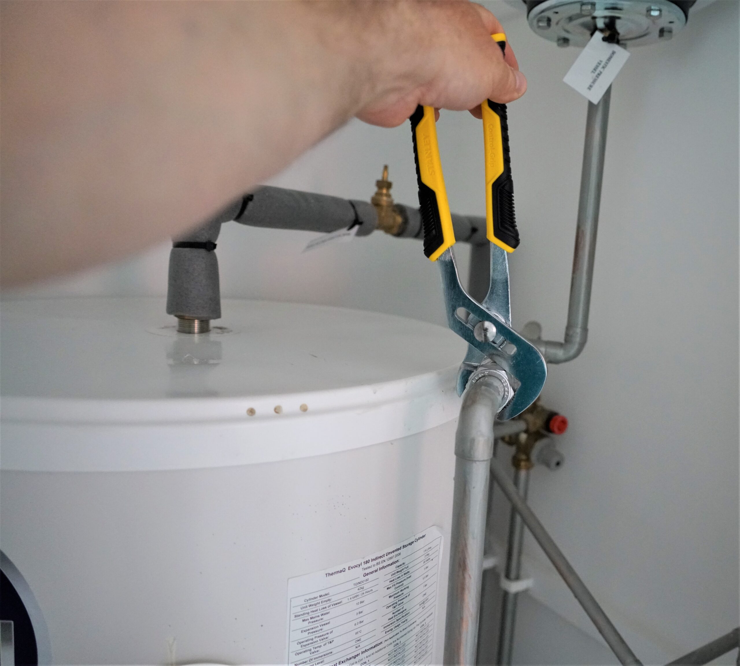 Plumbing Pros: Serving Residential and Commercial Needs with Expertise