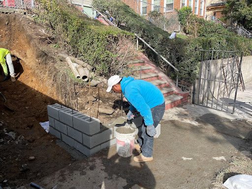 Hiring the Right Team: Qualities of the Best Retaining Wall Contractors