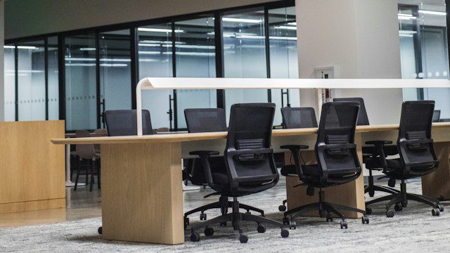 Sitting for Success: The Ultimate Guide to Office Chair Features for Workplace