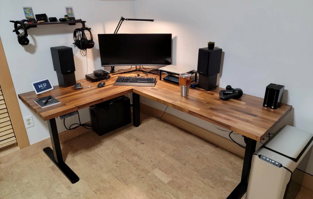 How to Choose the Best L-Shaped Desk for Your Workspace