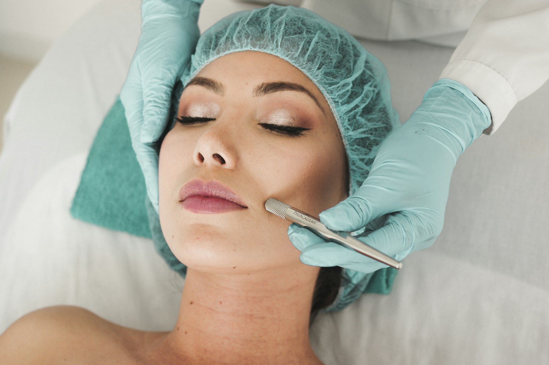 Facials Demystified: Choosing the Right Treatment for Your Skin Type